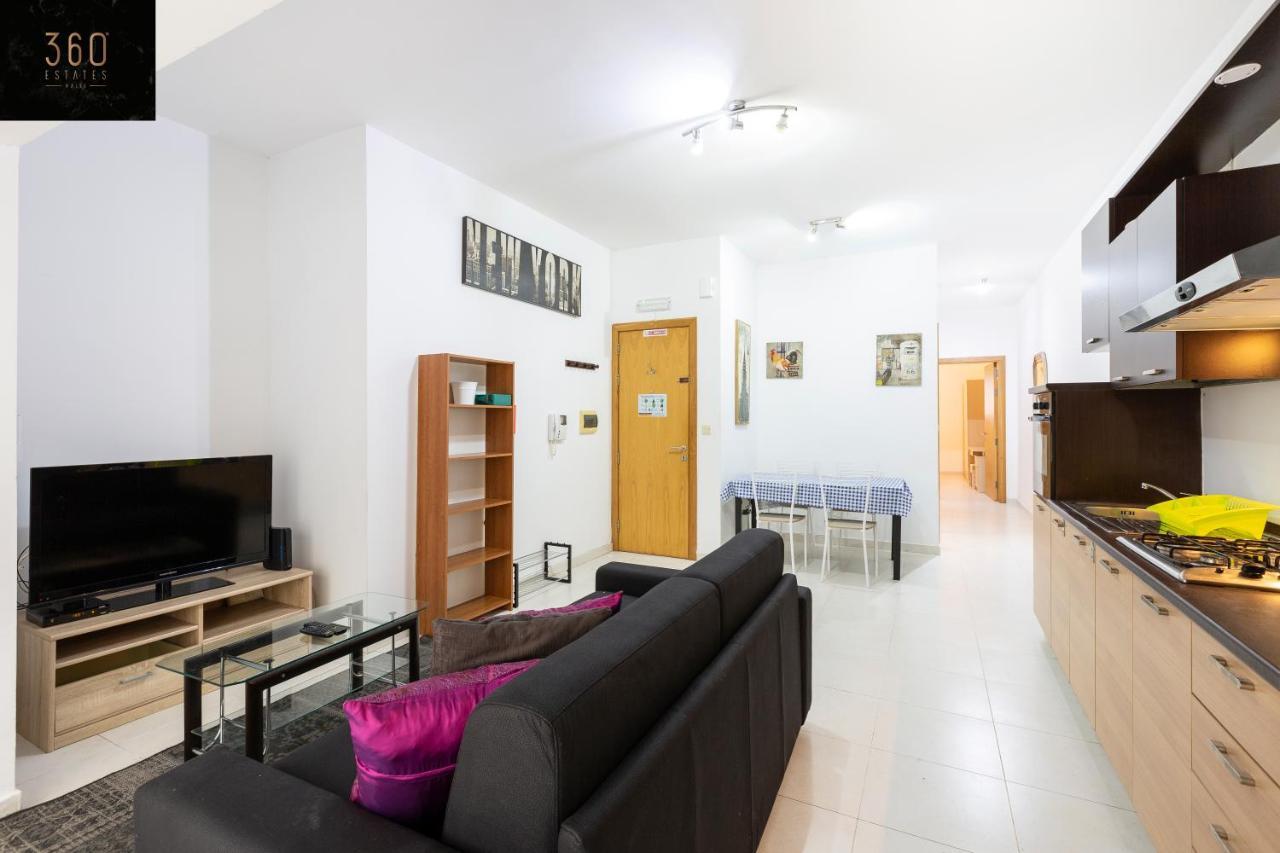 Centre Paceville Apt With Terrace, Bbq & Wifi By 360 Estates Saint Julian's Bagian luar foto