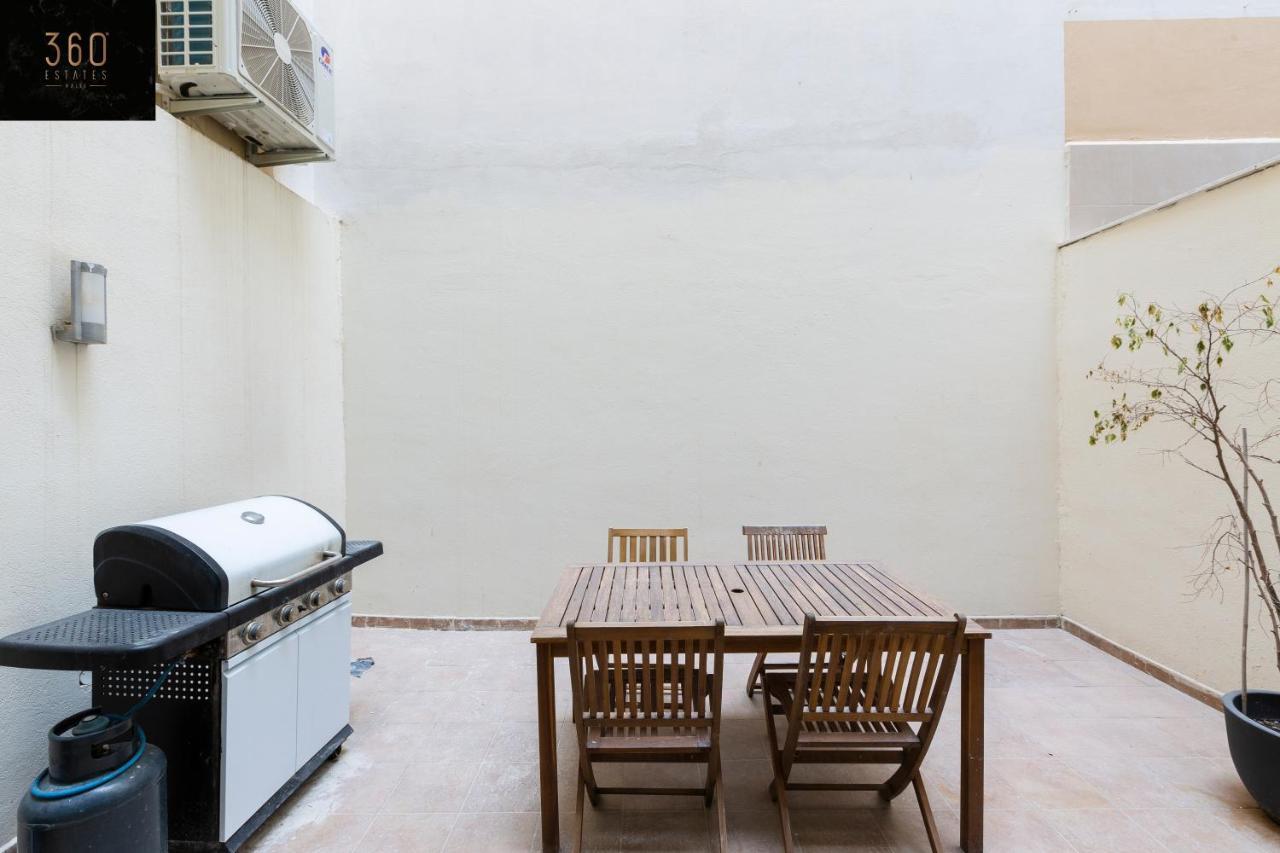 Centre Paceville Apt With Terrace, Bbq & Wifi By 360 Estates Saint Julian's Bagian luar foto